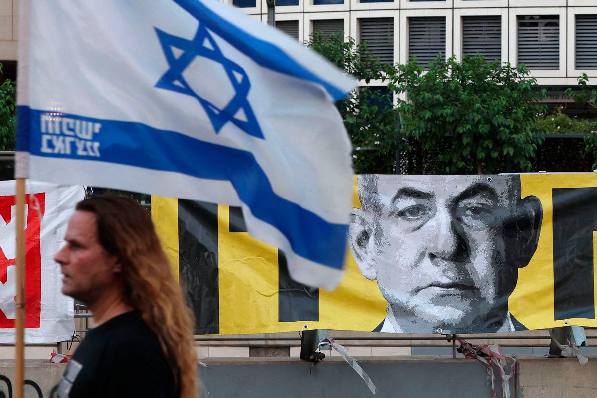 Israel ultra-Orthodox party threatens government over draft law