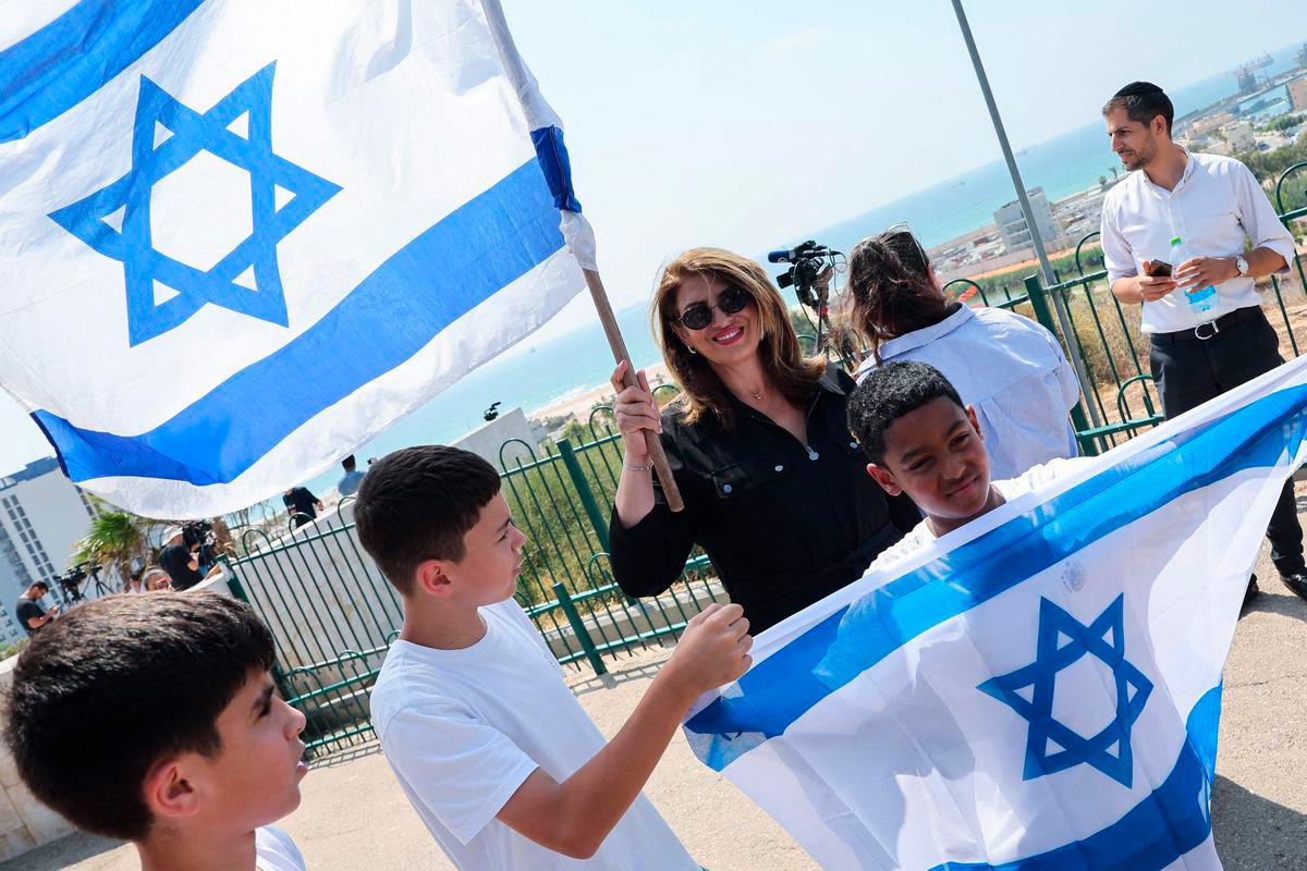 Israeli left-wing leader says war must end, government 'doesn't represent' the people Israeli left-wing leader says war must end, government 'doesn't represent' the people