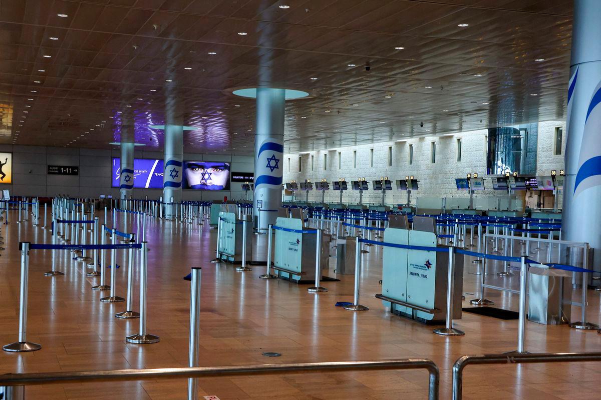 Israir airline evacuating its aircraft from Ben Gurion airport Israir airline evacuating its aircraft from Ben Gurion airport
