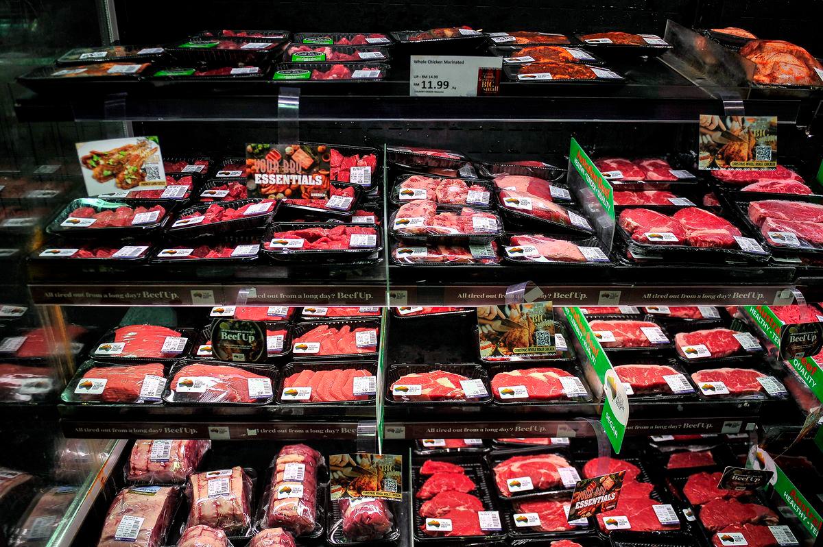 JAKIM confirms imported meat meets Malaysian and Australian halal standards JAKIM confirms imported meat meets Malaysian and Australian halal standards