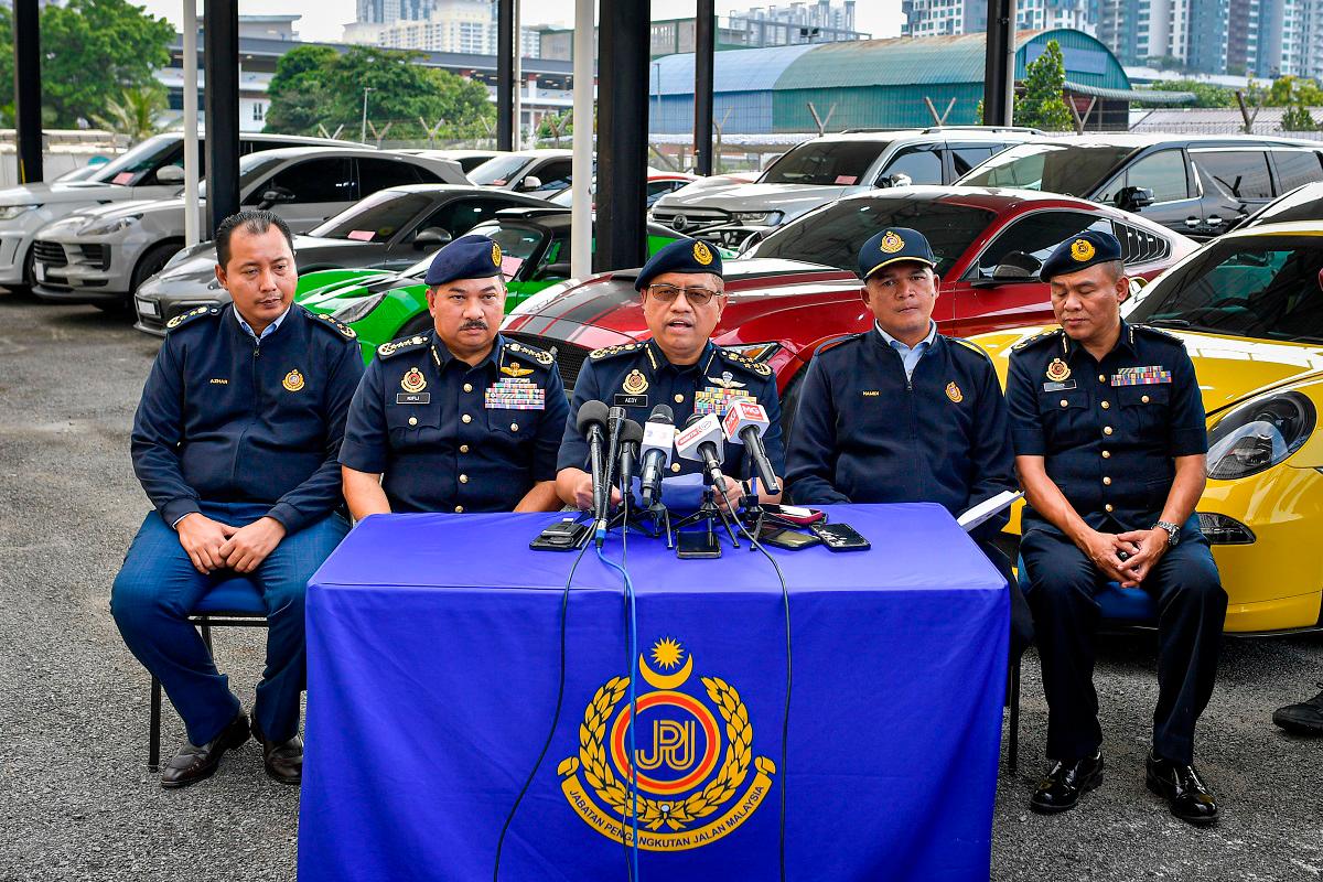 JPJ seizes 101 luxury vehicles in Ops Luxury crackdown JPJ seizes 101 luxury vehicles in Ops Luxury crackdown