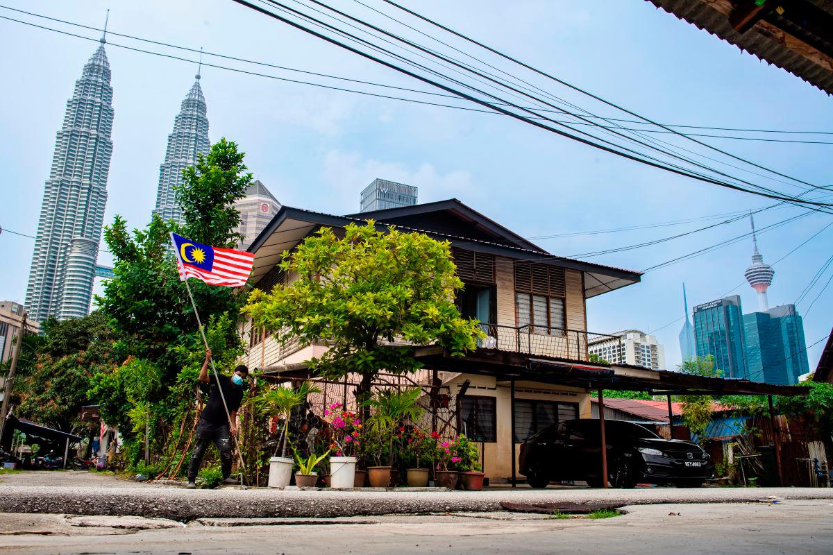 Jalur Gemilang flies high as Malaysia gears up for National Day 2025 Jalur Gemilang flies high as Malaysia gears up for National Day 2025