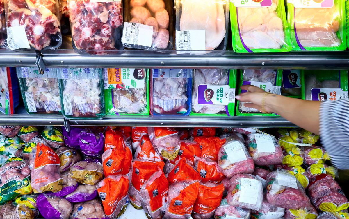 Japan partially suspends poultry imports from Brazil after bird flu outbreak Japan partially suspends poultry imports from Brazil after bird flu outbreak