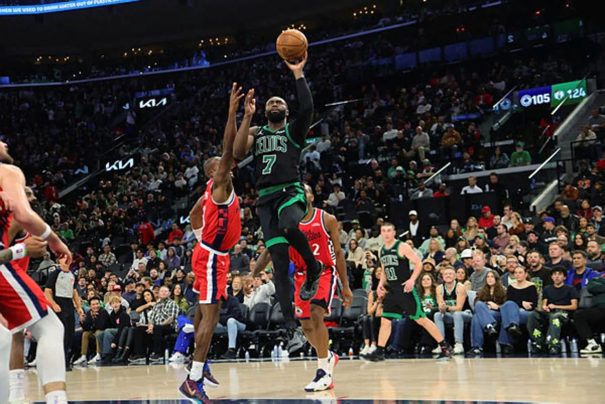 Curry's 31 points lead warriors past jazz, brown scores 50 for celtics