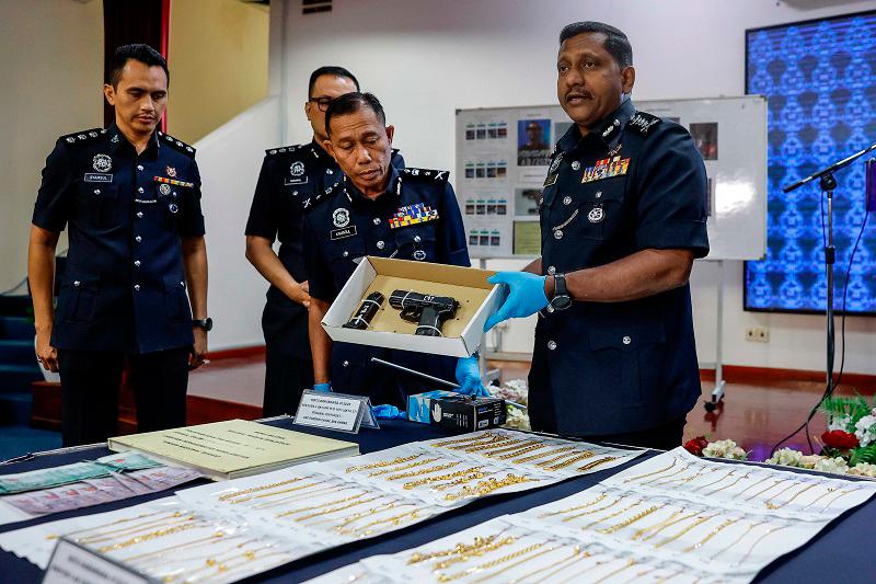Jewellery store heist: RM20,000 debt pushed auxiliary cop to brink - Selangor police