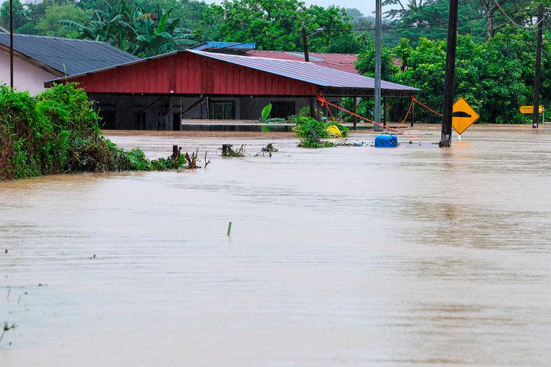 Johor flood evacuees drop to 245 Johor flood evacuees drop to 245