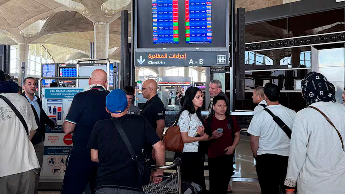 Jordan reopens airspace after overnight Israel-Iran attacks Jordan reopens airspace after overnight Israel-Iran attacks