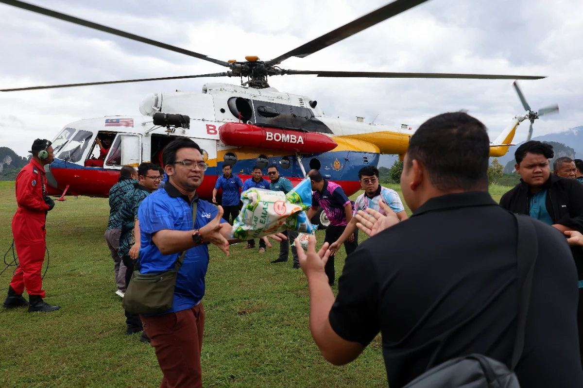 Food airlift to Gua Musang Orang Asli halted by bad weather Food airlift to Gua Musang Orang Asli halted by bad weather