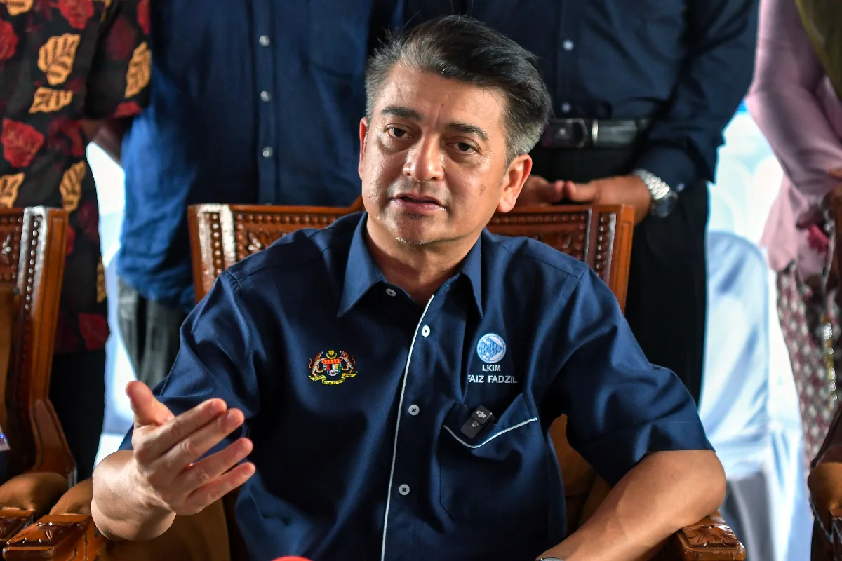 LKIM disburses RM142,720 in aid to 166 Manjung fishermen