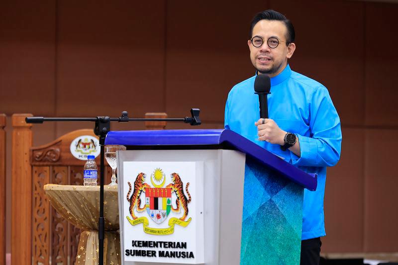 KESUMA considers certifying sign language interpreters as trainers