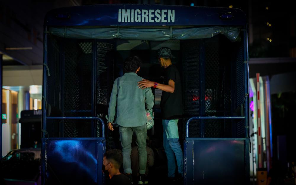 KL Immigration raids popular Arab eateries; arrests 45 foreign workers