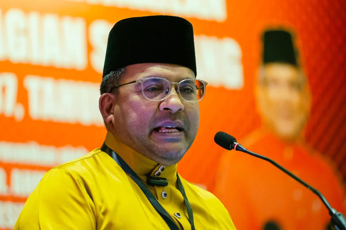 Selangor Umno delegate: Don’t be more ‘Bossku’ than Najib himself Selangor Umno delegate: Don’t be more ‘Bossku’ than Najib himself