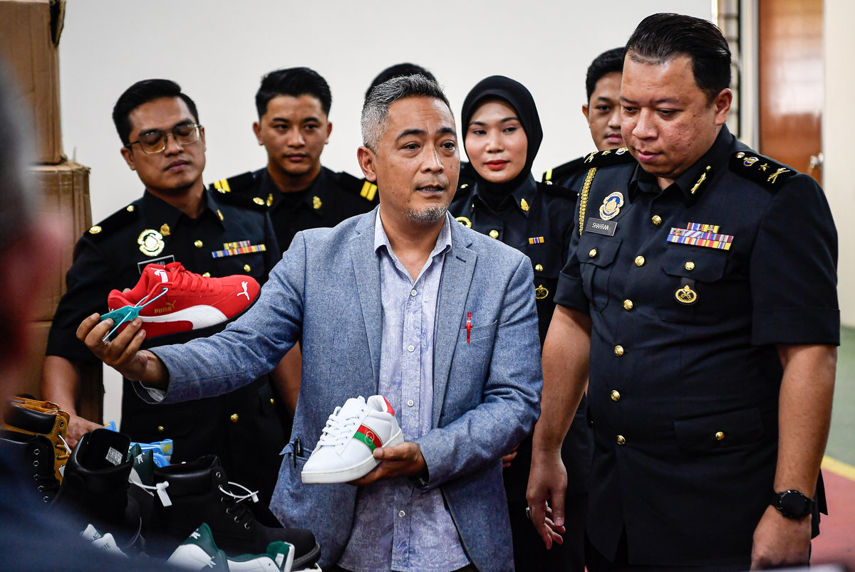 KPDN raids premises frequented by foreigners at Jalan Silang
