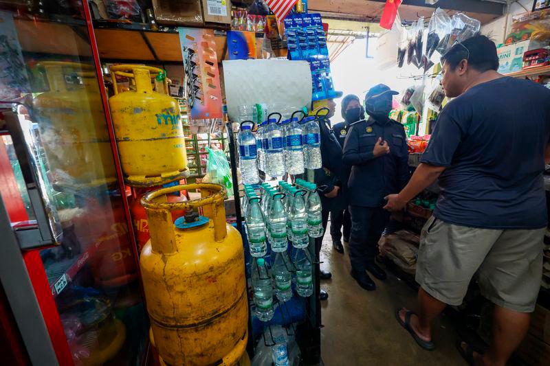 KPDN raids retail premises for execeeding LPG storage limits KPDN raids retail premises for execeeding LPG storage limits