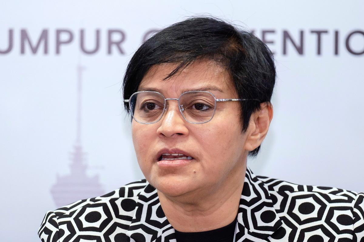 Keadilan hak semua sejak lahir bukan keistimewaan - Azalina