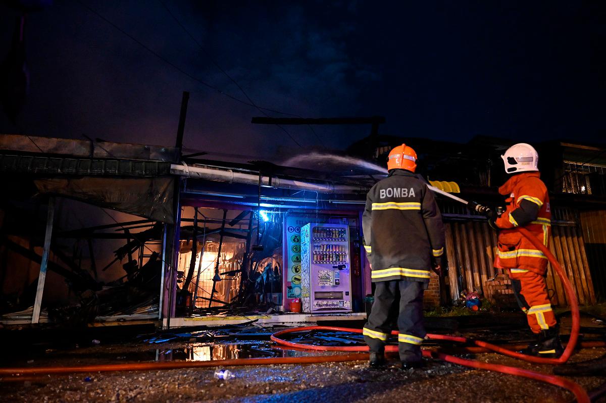 Kebakaran musnahkan tiga kedai dan rumah di Kuala Nerus