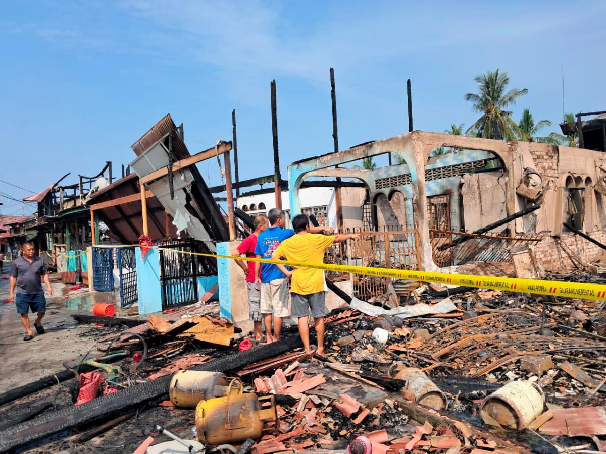 Kebakaran pantas musnahkan 23 premis di Bagan Pasir Laut Kebakaran pantas musnahkan 23 premis di Bagan Pasir Laut