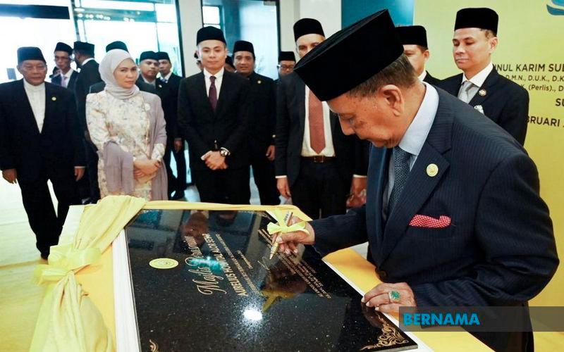 Kedah Sultan opens Aurelius Hospital Alor Setar Kedah Sultan opens Aurelius Hospital Alor Setar