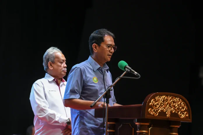 Raja Muda Kedah puji warga emas berani lapor cucu terlibat dadah Raja Muda Kedah puji warga emas berani lapor cucu terlibat dadah