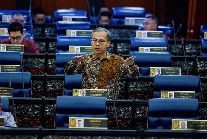 Kerajaan teliti semula syarat lapan juta pengguna untuk lesen media sosial Kerajaan teliti semula syarat lapan juta pengguna untuk lesen media sosial