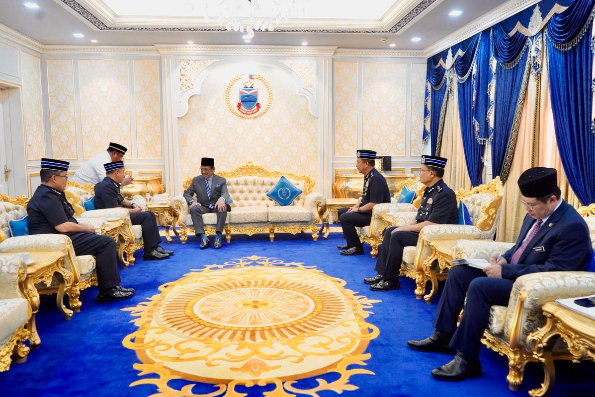 Ketua Polis Negara kunjungi Tun Musa Aman di Sabah
