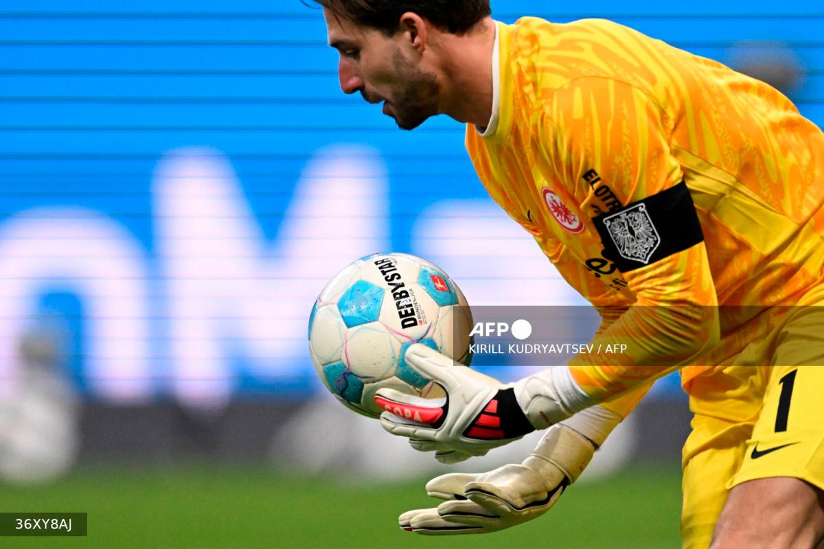 Kevin Trapp signs for Paris FC from Eintracht Frankfurt Kevin Trapp signs for Paris FC from Eintracht Frankfurt