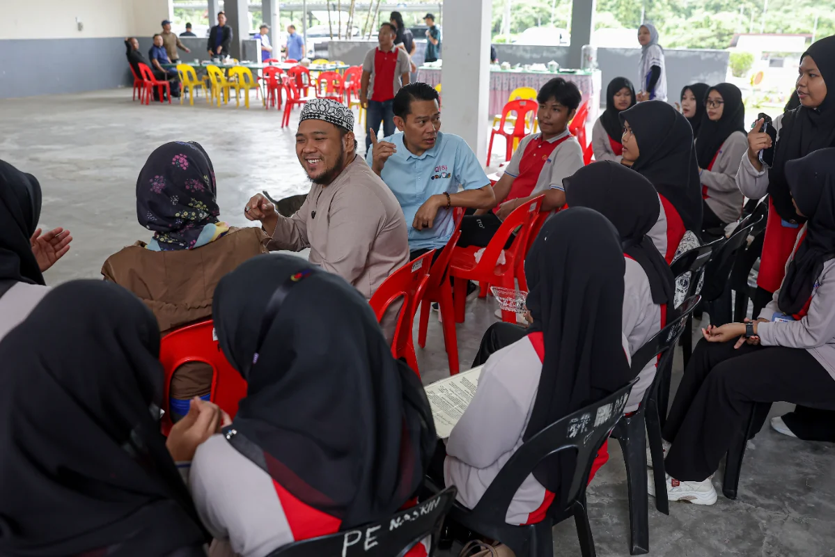 Kinabatangan__Lamag_by-election_candidates_make_final_push_for_votes Kinabatangan, Lamag by-election candidates make final push for votes