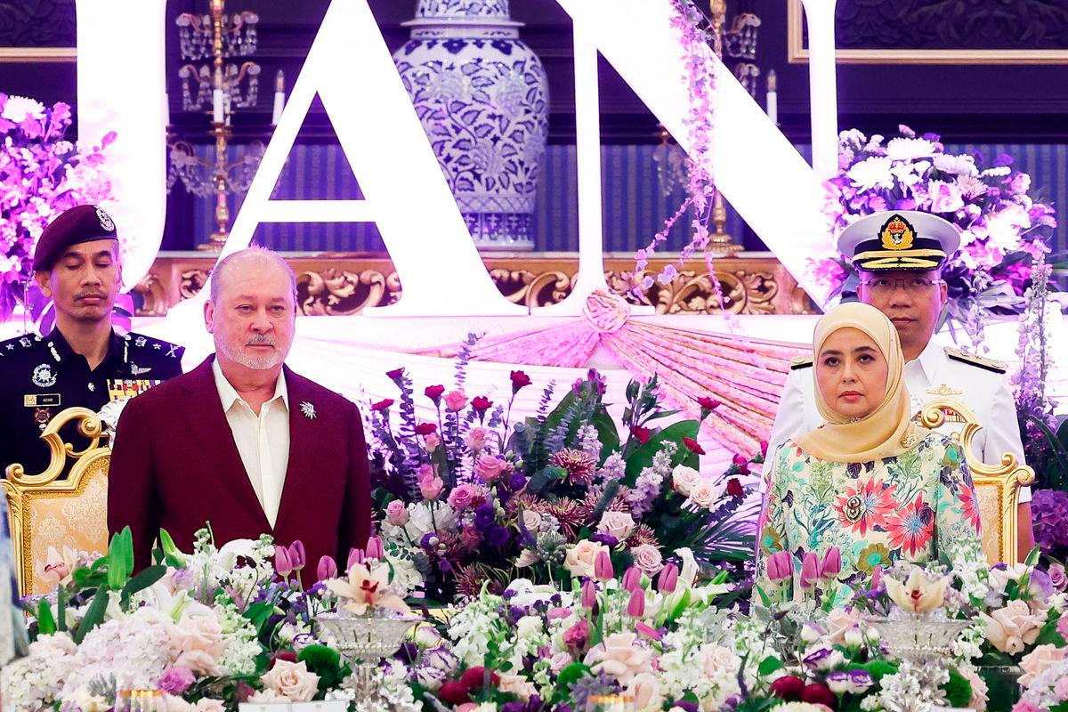 King and Queen congratulate Singapore on 60th National Day