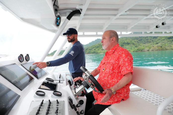 King demonstrates concern for coastal defence