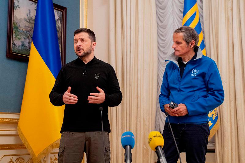 Kremlin calls Zelensky comment on direct talks with Putin 'empty words' Kremlin calls Zelensky comment on direct talks with Putin 'empty words'