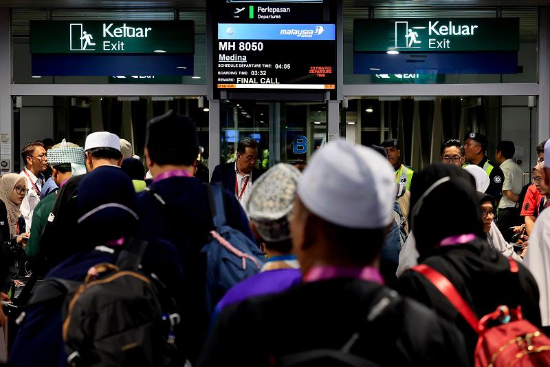 Kumpulan pertama jemaah haji Malaysia berlepas ke Tanah Suci
