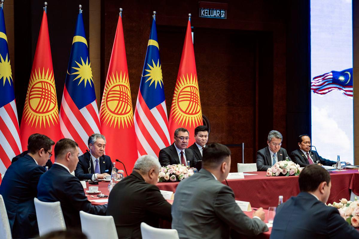 Kyrgyz President explores investment opportunities with Malaysian firms Kyrgyz President explores investment opportunities with Malaysian firms