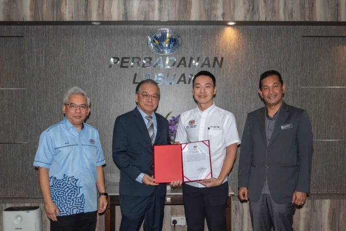 Federal Territories flag campaign kicks off in Labuan to boost patriotism