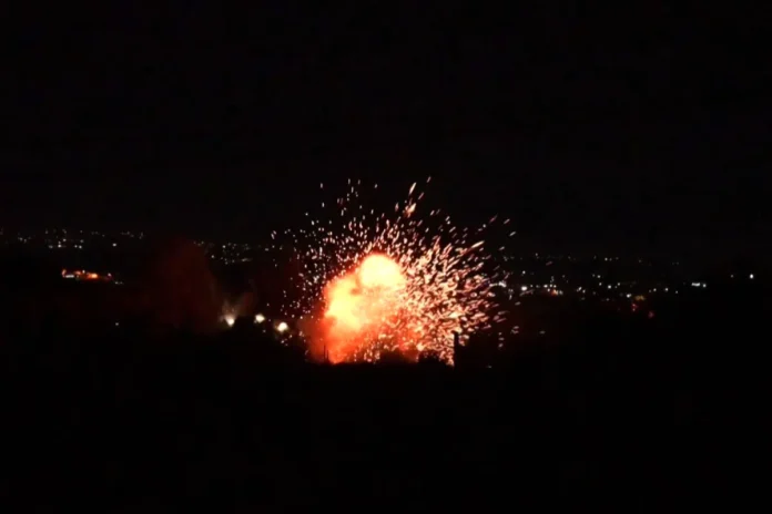 Israel strikes Lebanon after warning villages of imminent attacks Israel strikes Lebanon after warning villages of imminent attacks