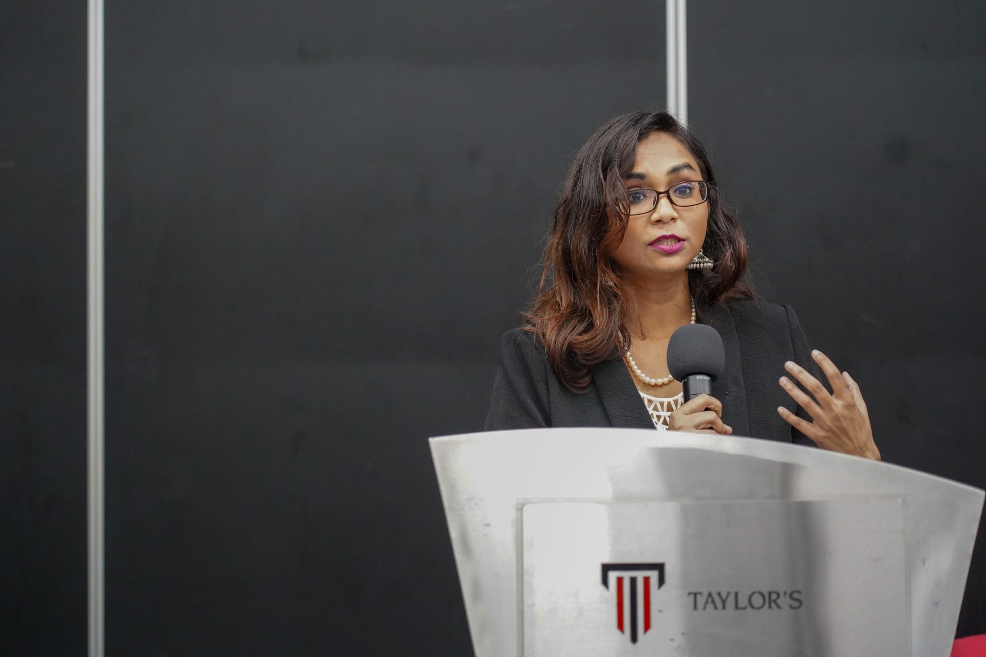 Praveena during The Mindprint book launch at Taylor’s University recently. – AMIRUL SYAFIQ/THESUN Praveena during The Mindprint book launch at Taylor’s University recently. – AMIRUL SYAFIQ/THESUN
