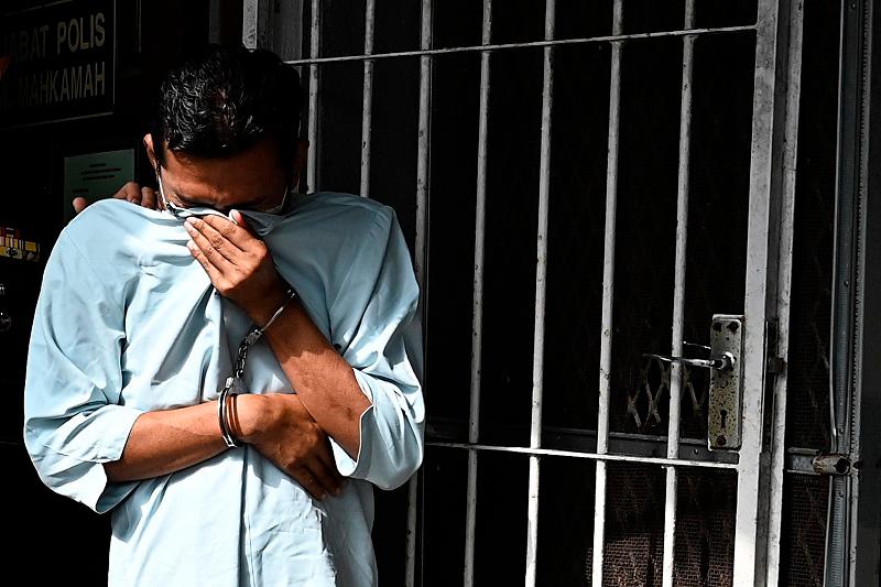 Lecturer claims trial for committing sexual acts using objects against female students Lecturer claims trial for committing sexual acts using objects against female students