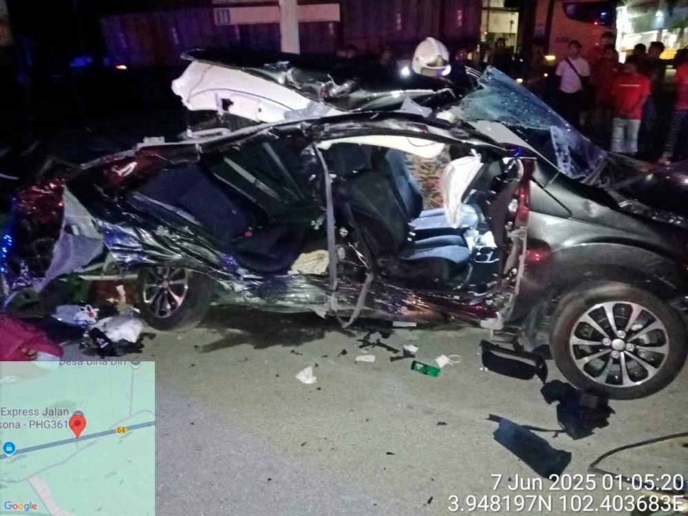 Lima sekeluarga maut dalam nahas dua kenderaan di Jerantut Lima sekeluarga maut dalam nahas dua kenderaan di Jerantut