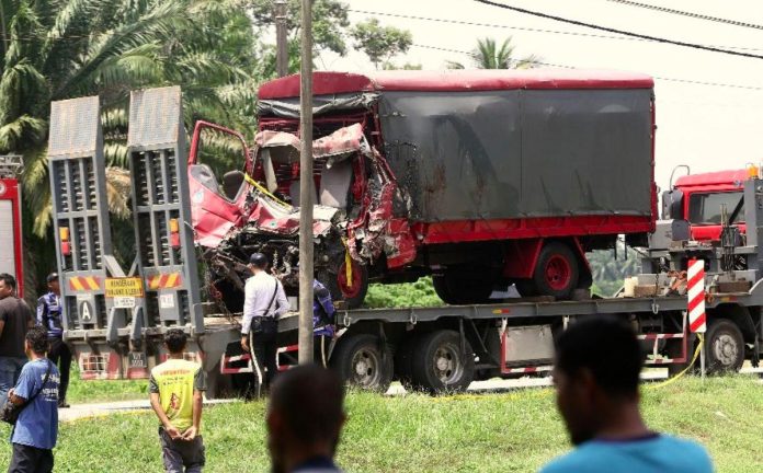 Lorry driver in fatal FRU crash has six criminal records - Perak CPO