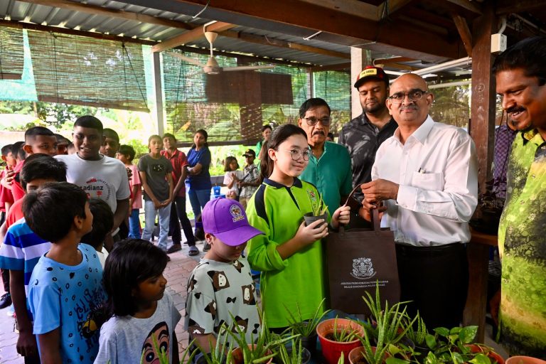 Cultivating green thumbs among kids