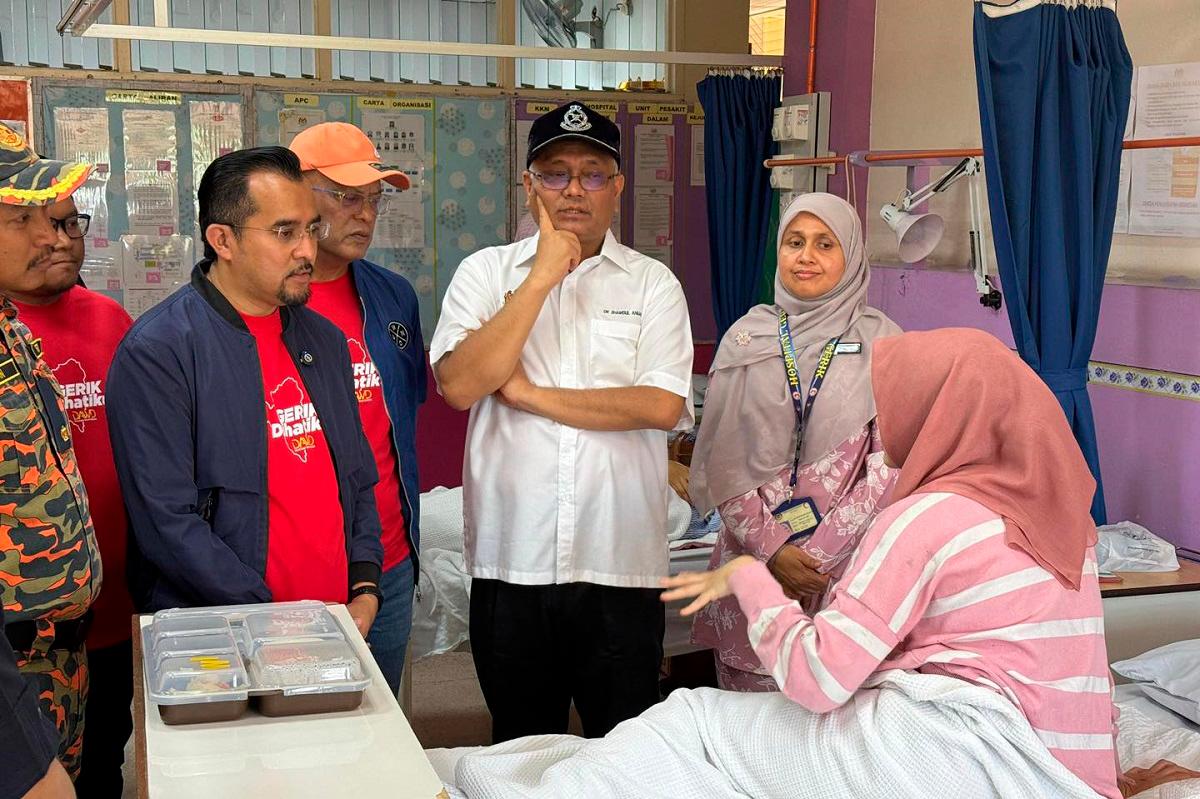 MARA education foundation provides RM1,000 aid to UPSI crash victims' families