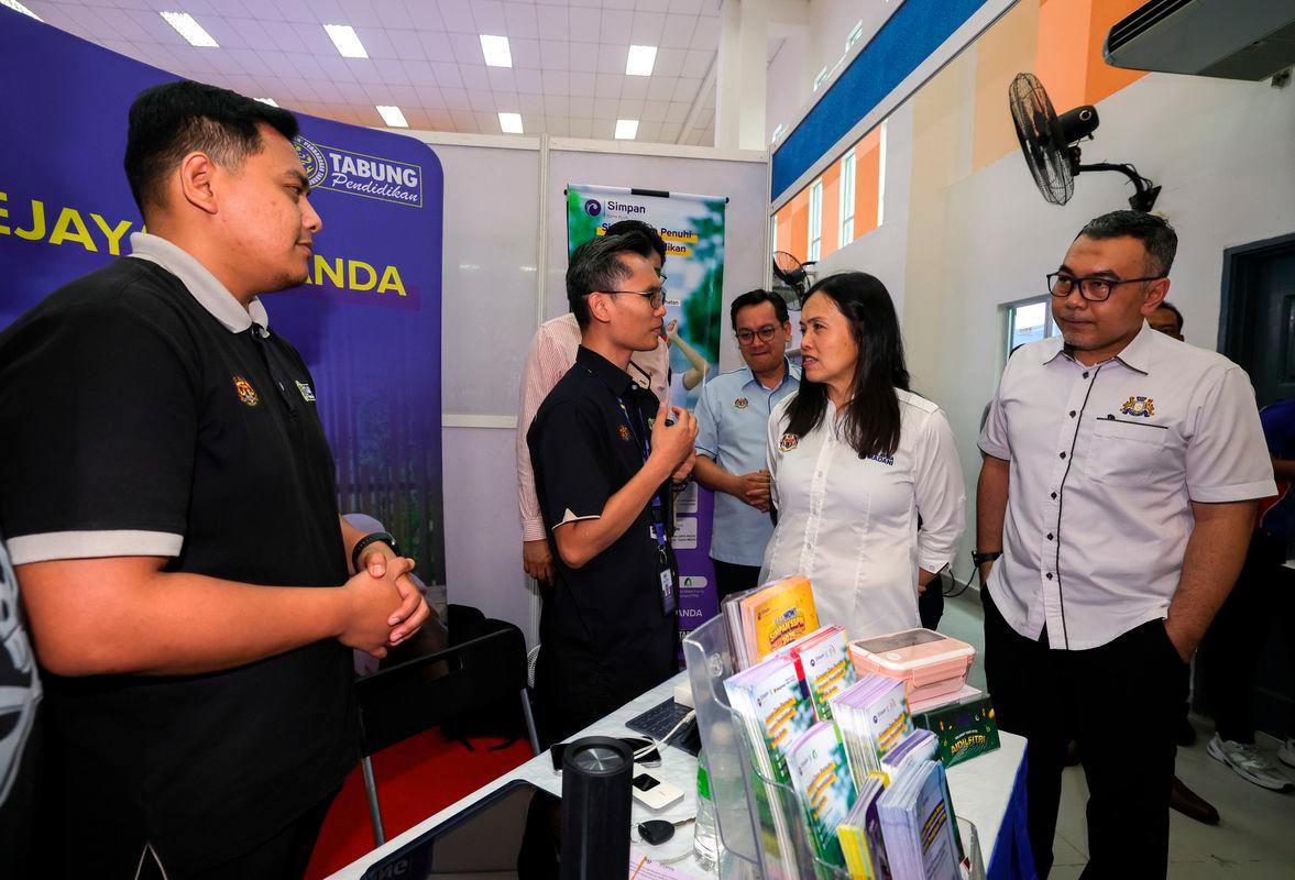 MCMC removed over 32,000 online scam content in 1Q 2025 -Teo