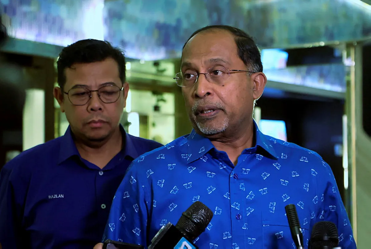 MIC masih kekal dalam BN, dakwaan keluar hanya spekulasi - Zambry
