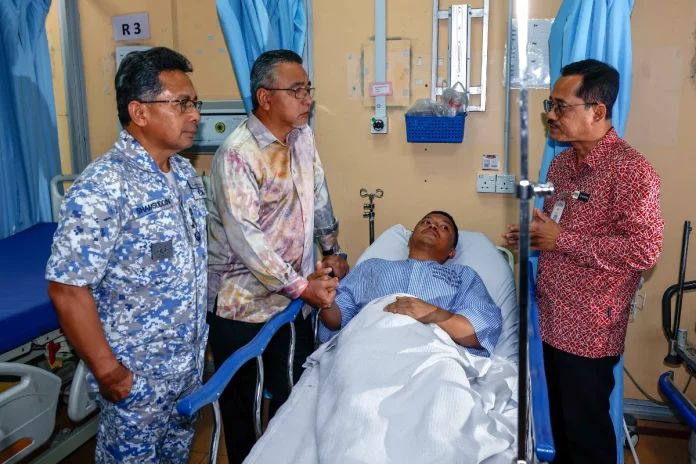Pegawai TLDM di ICU selepas helikopter terhempas di Melaka Pegawai TLDM di ICU selepas helikopter terhempas di Melaka