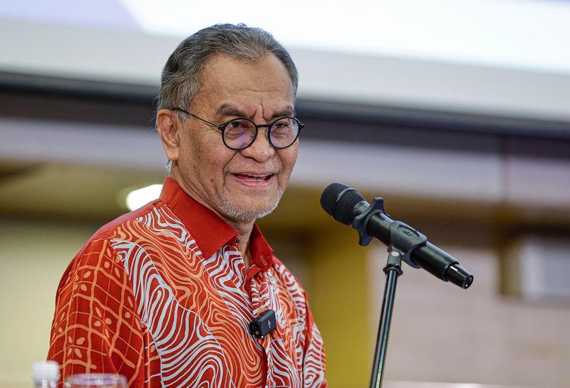 MOH has no plans to rescind ban on smoking in workplaces - Dzulkefly MOH has no plans to rescind ban on smoking in workplaces - Dzulkefly