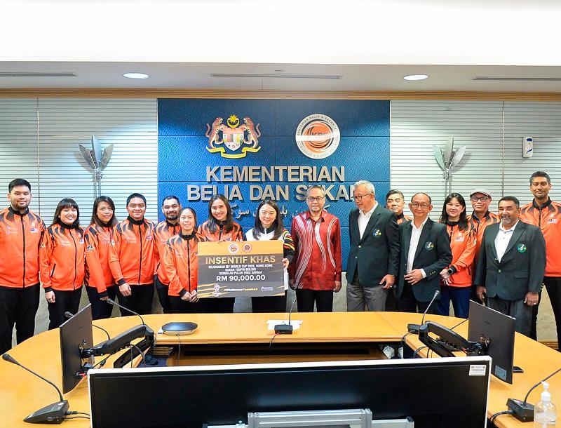 MSN rewards national bowling team RM90,000 for stellar performance at world cup