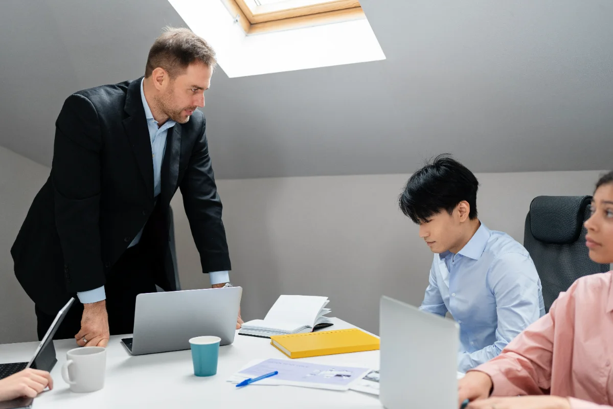 M_sian_worker_s_boss_allegedly_tries_to_revoke_6-months_bonus__claiming_they_did_not__deserve__it M’sian worker’s boss allegedly tries to revoke 6-months bonus, claiming they did not “deserve” it