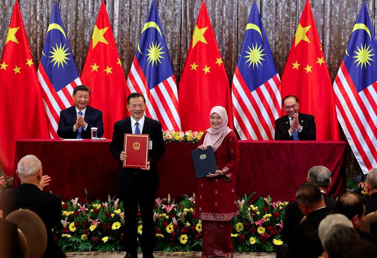 Malaysia-China strengthen ties through translation, publication of literary works Malaysia-China strengthen ties through translation, publication of literary works