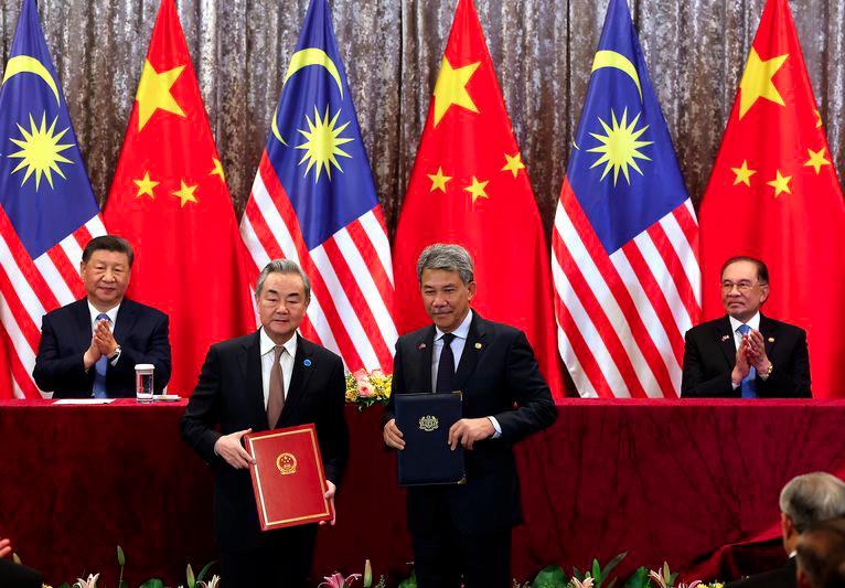 Malaysia, China to establish joint foreign and defence dialogue mechanism - Joint statement Malaysia, China to establish joint foreign and defence dialogue mechanism - Joint statement