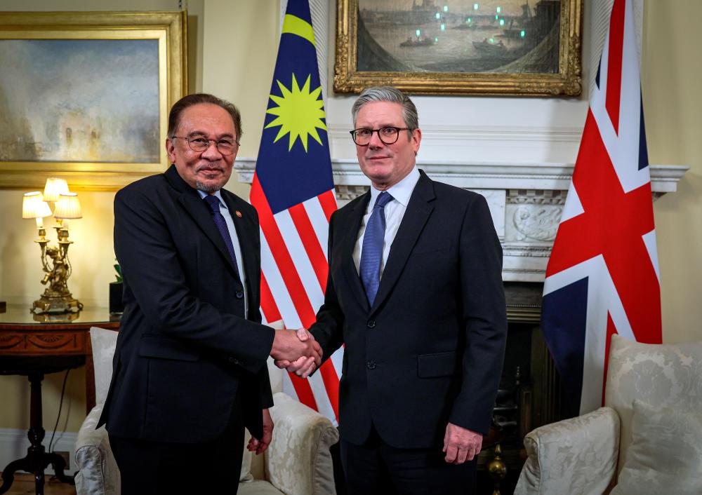 Malaysia, UK discuss elevating relations to strategic partnership