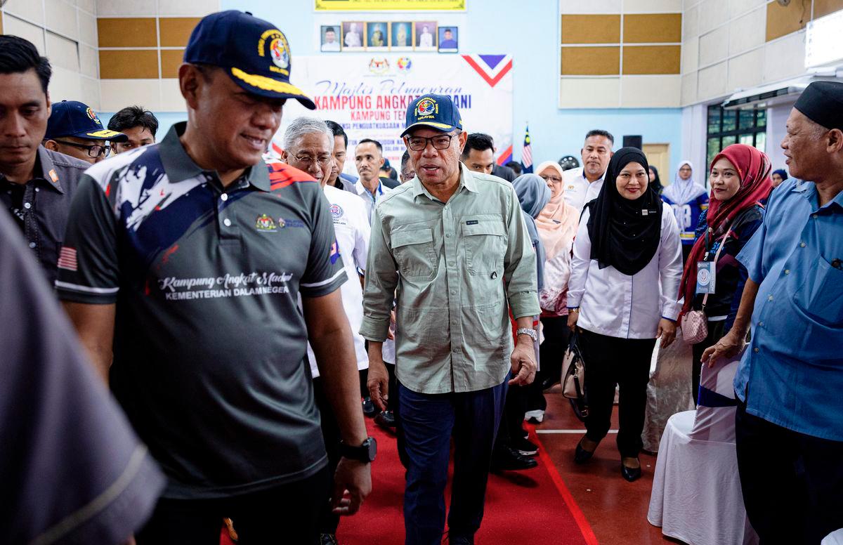 Malaysia and Thailand boost cooperation to fight cross-border drug syndicates Malaysia and Thailand boost cooperation to fight cross-border drug syndicates